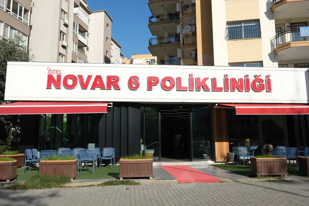 Novar 6 Polikliniği bina girişi, Bayraklı İzmir